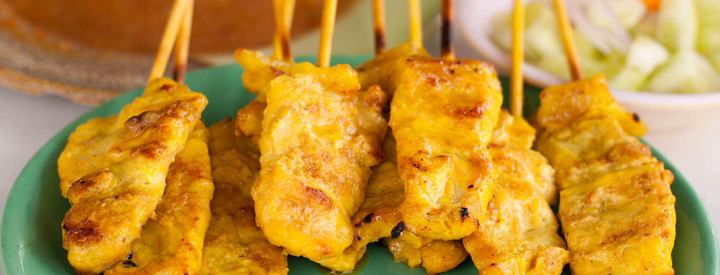 <strong>PORK OR CHICKEN SATAY</strong>